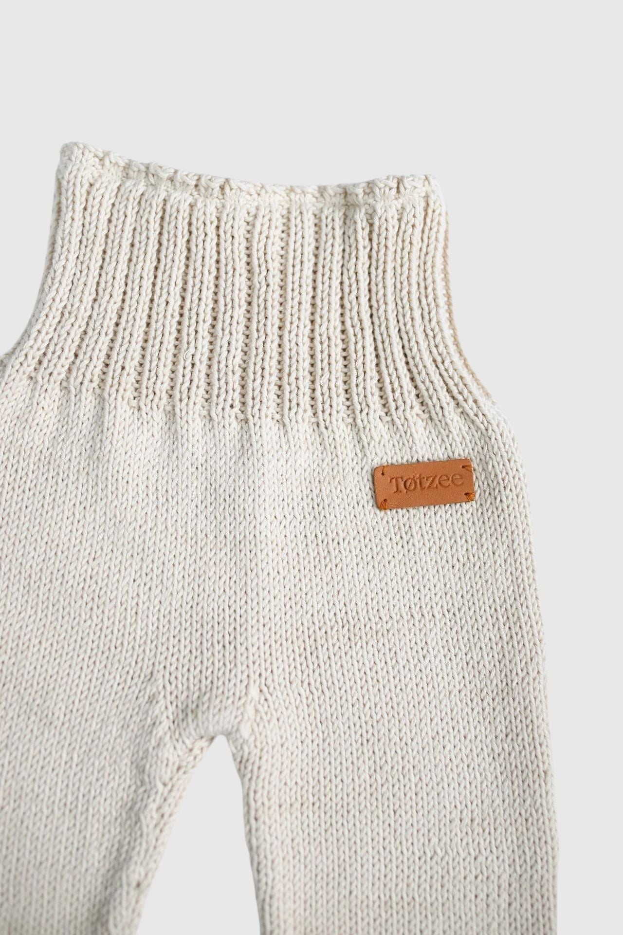 Totzee; Organik El Örgüsü Yüksek Bel Pantolon Antik Bej; Organic Hand-Knitted High Waist Trousers Antique Beige