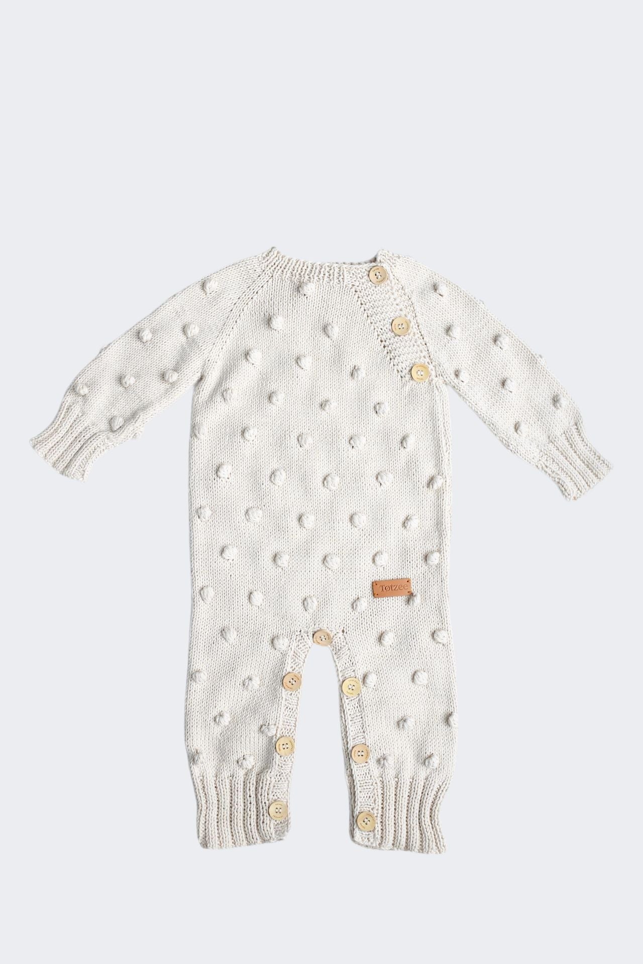 Totzee; Organik El Örgüsü Omuzdan Düğmeli Tulum Antik Beji; Organic Hand-Knitted Shoulder-Buttoned Romper Antique Beige